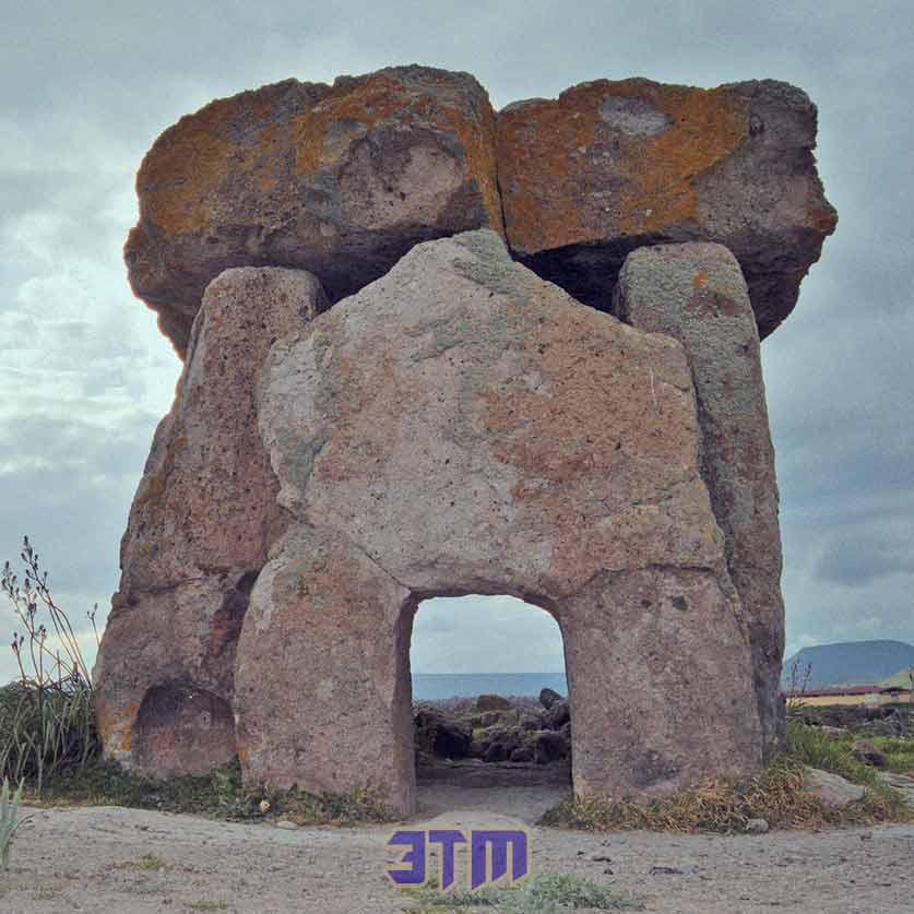 мегалит