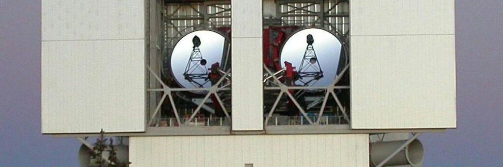 Большой бинокулярный телескоп для измерения первичного гелия-4 и изучения нуклеосинтеза